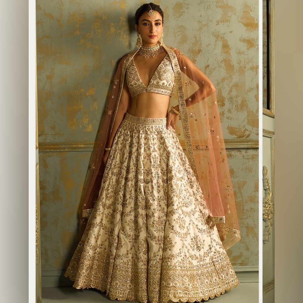 White Embroidered Lehenga (XXS) from Lashkaraa